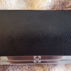 Slim and compact credit card Holder for both sex.